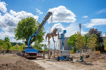 Volksgarten Neu Pferdeskulptur Mai 2026