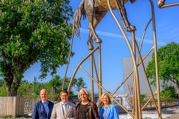Volksgarten Neu Pferdeskulptur Mai 2026