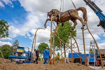 Volksgarten Neu Pferdeskulptur Mai 2026